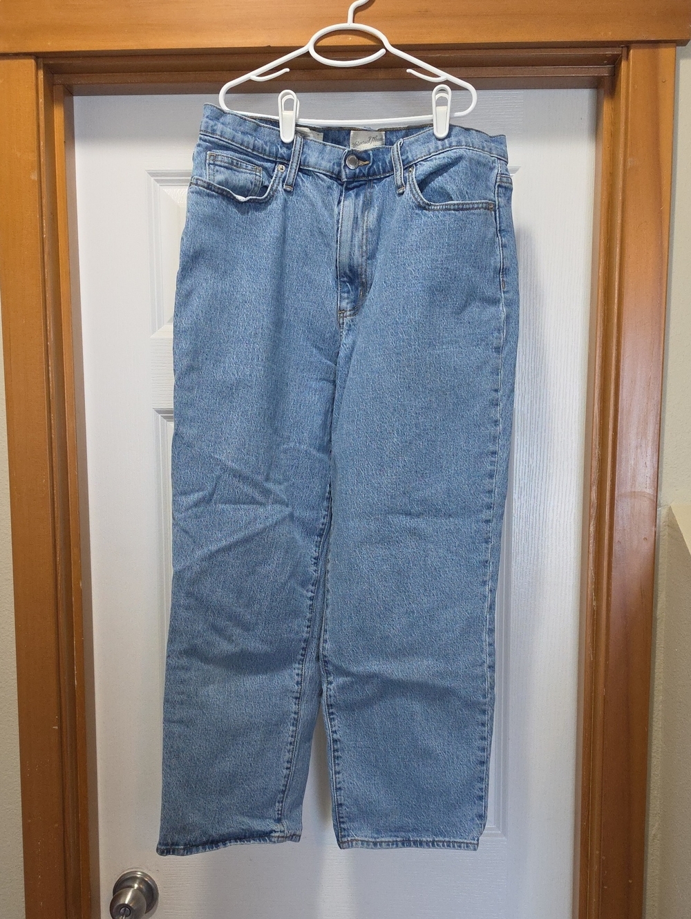 Straight-Leg Women's Jeans in Light Blue